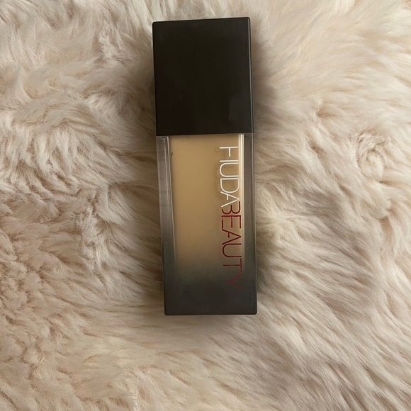 Huda Beauty FauxFilter Luminous Matte Full Coverage Foundation