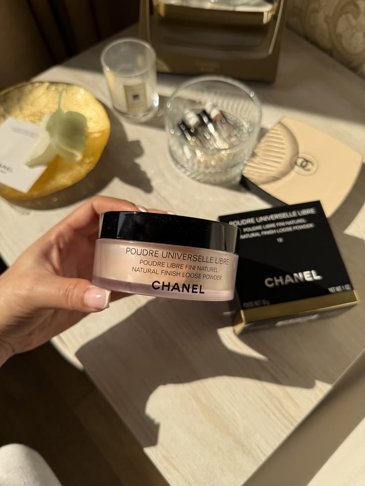 CHANEL Poudre Universelle Libre Loose Powder