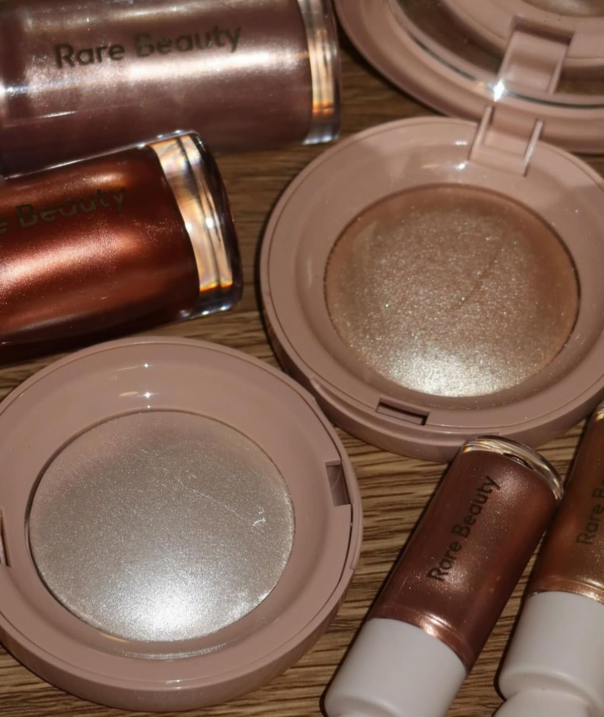 Rare Beauty Positive Light Silky Touch Highlighter