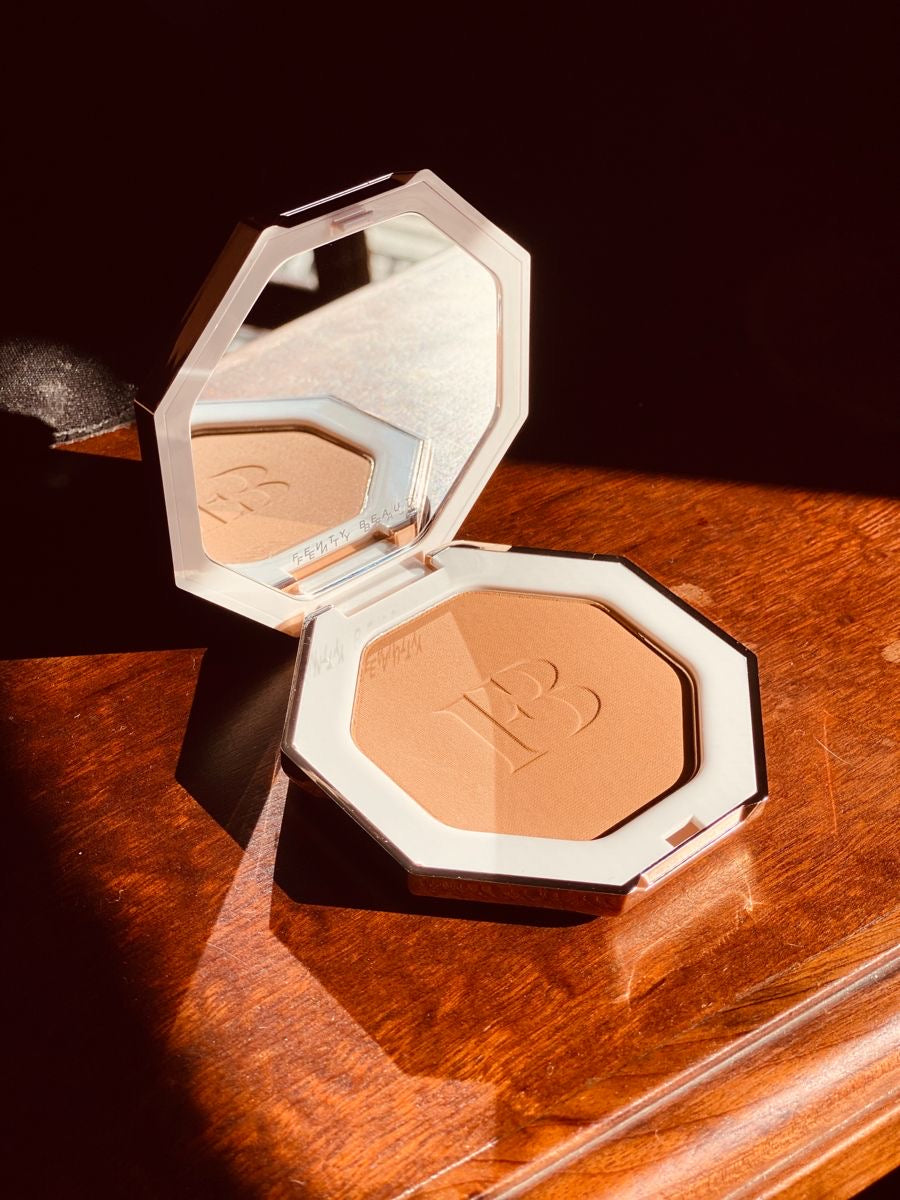 Fenty Beauty Sun Stalk’r Instant Warmth Bronzer 04