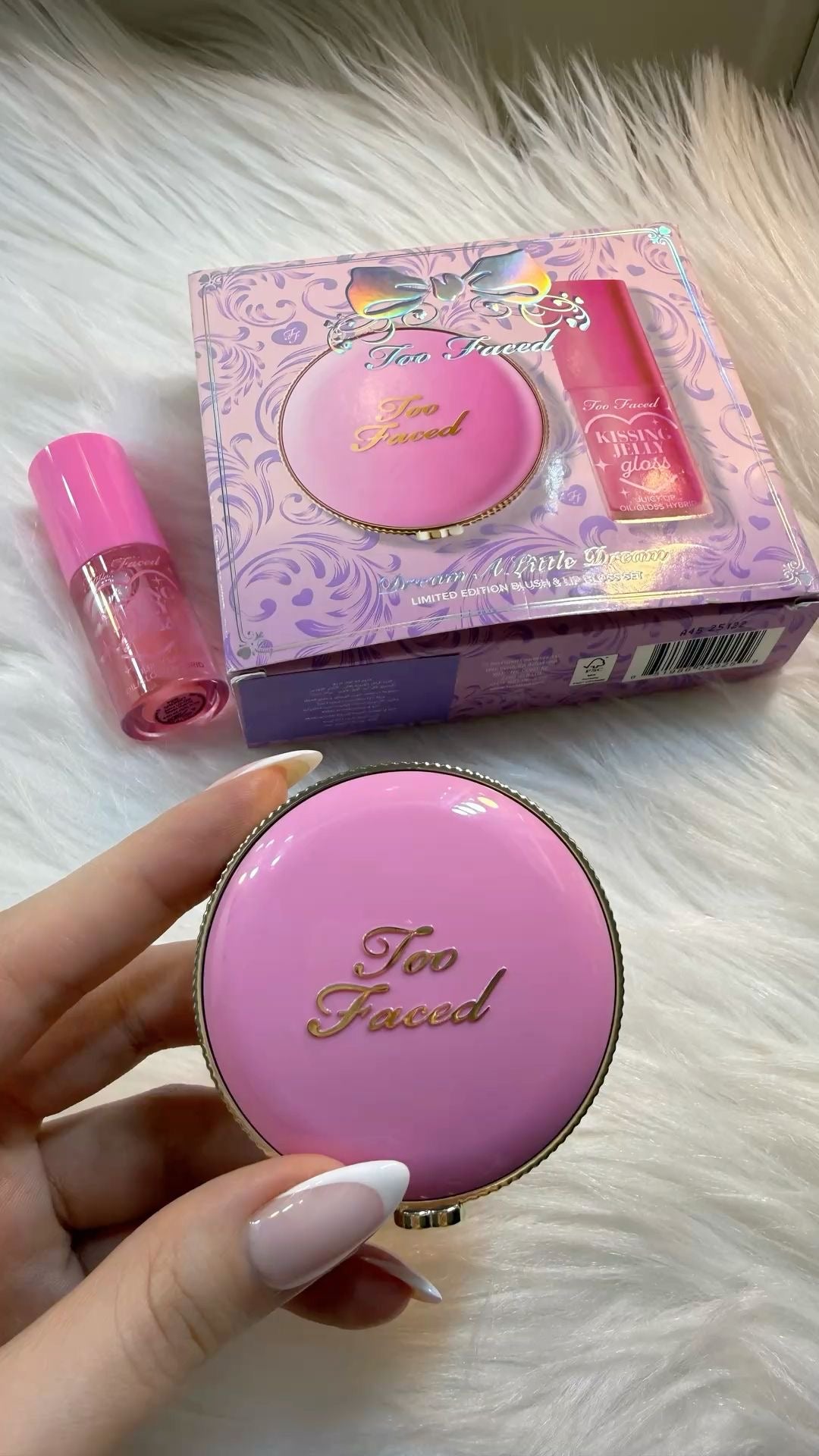 Too Faced Dream A Little Dream Makeup Gift Set – Cloud Crush Blush &amp; Kissing Jelly Lip Oil