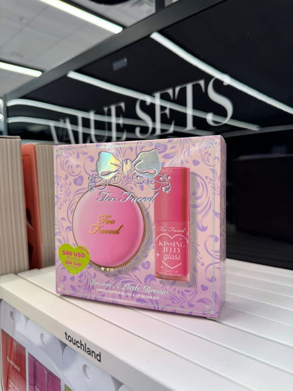 Too Faced Dream A Little Dream Makeup Gift Set – Cloud Crush Blush &amp; Kissing Jelly Lip Oil