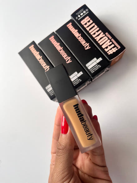 HUDA BEAUTY FauxFilter Luminous Matte Concealer full size