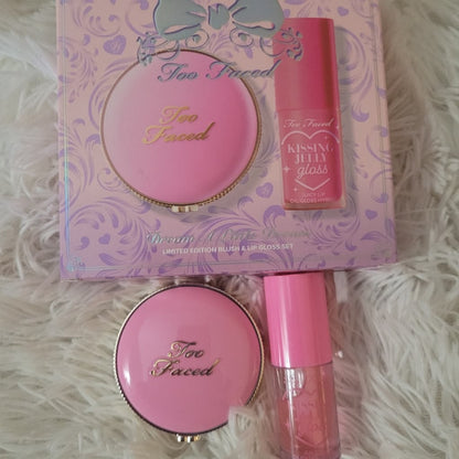 Too Faced Dream A Little Dream Makeup Gift Set – Cloud Crush Blush &amp; Kissing Jelly Lip Oil