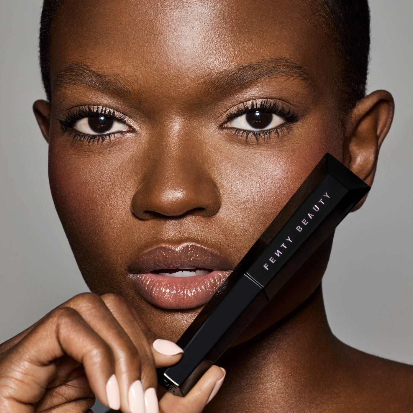Fenty Beauty by Rihanna  Hella Thicc Volumizing Mascara